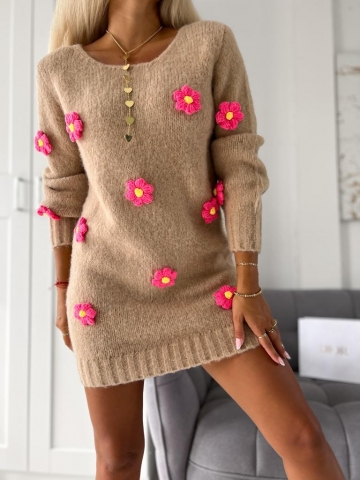 Długi sweterek z kwiatuszkami